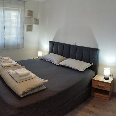 Apartment Luka Pula Extérieur photo
