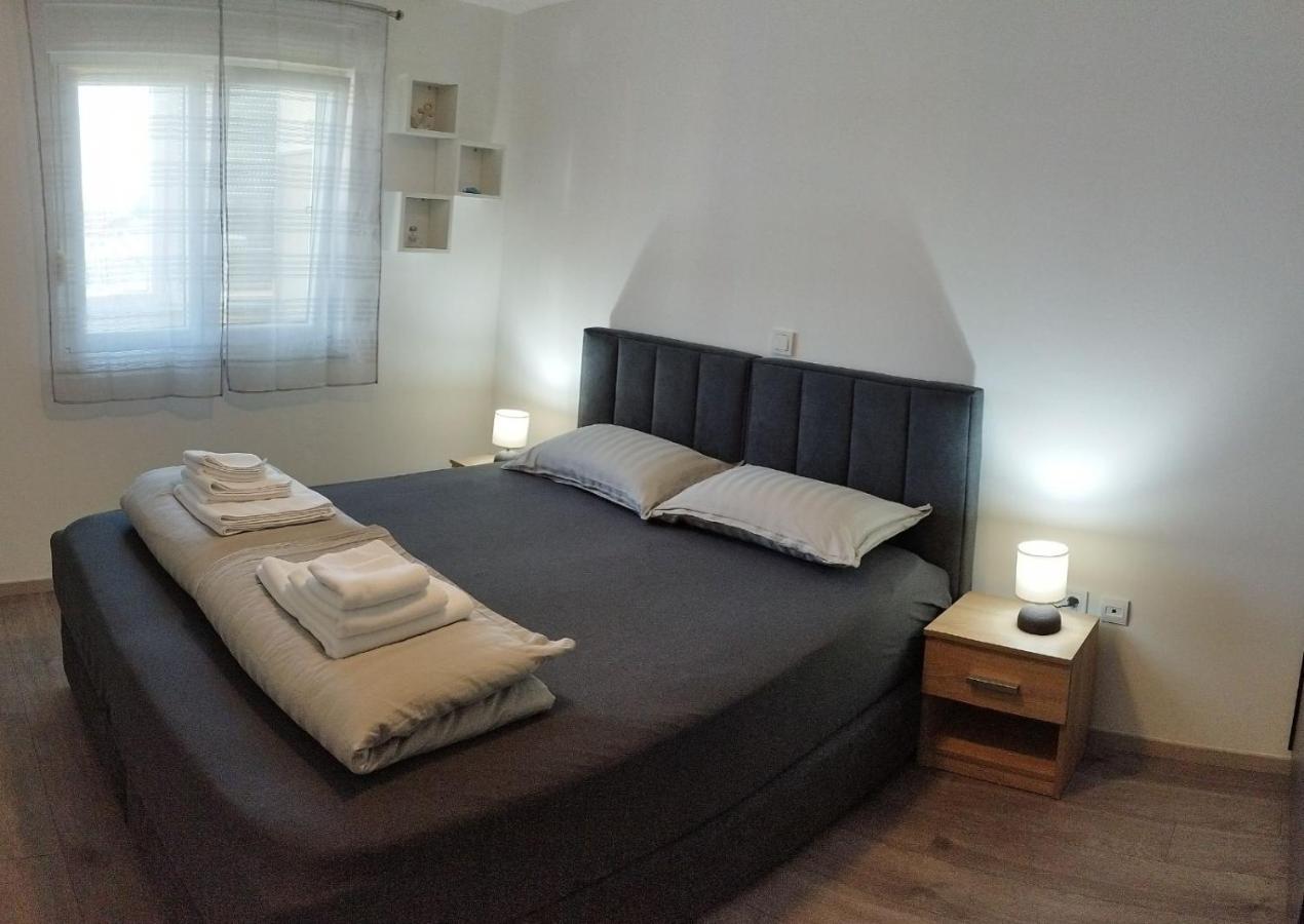 Apartment Luka Pula Extérieur photo